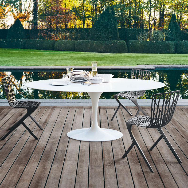 High outdoor table High outdoor table