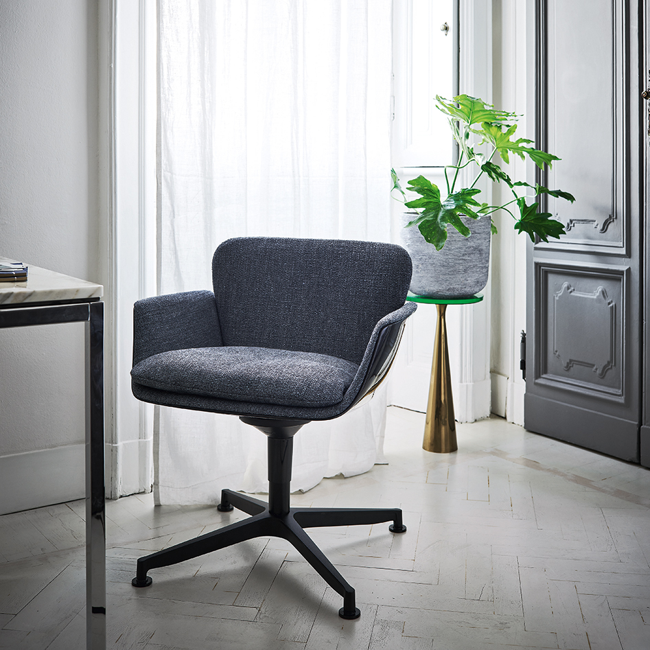 KN Collection by Knoll – KN06 Armchair with Swivel Base KN Collection by Knoll – KN06 Armchair with Swivel Base