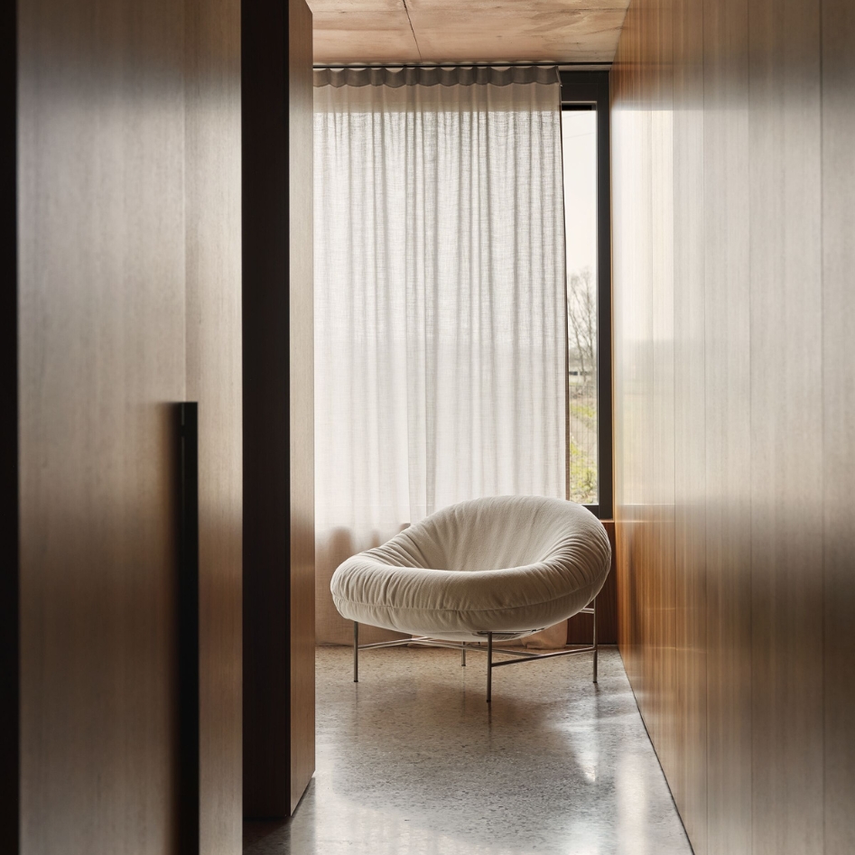 Knoll - Perron Bun Lounge Chair & Ottoman Knoll - Perron Bun Lounge Chair & Ottoman