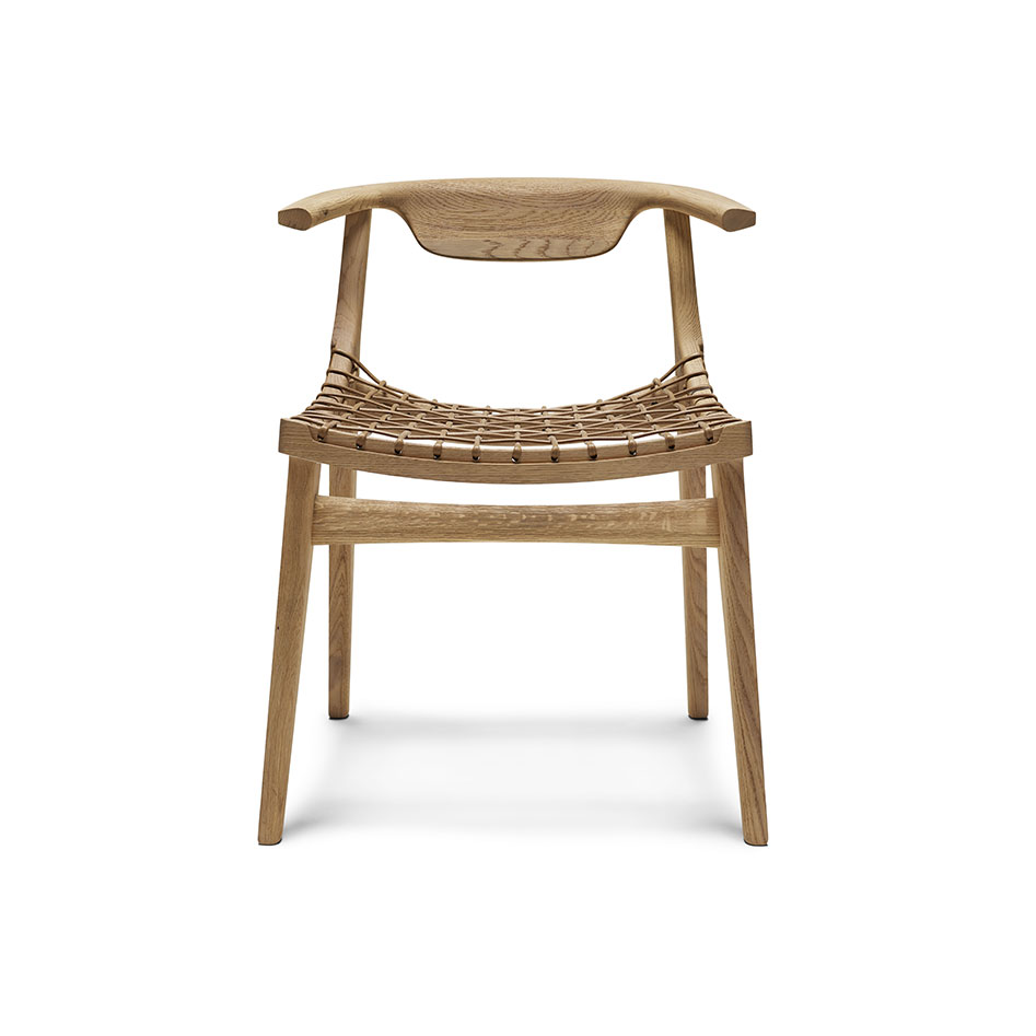 Klismos by Knoll – Chair by Antonio Citterio, Ph Federico Cedrone
